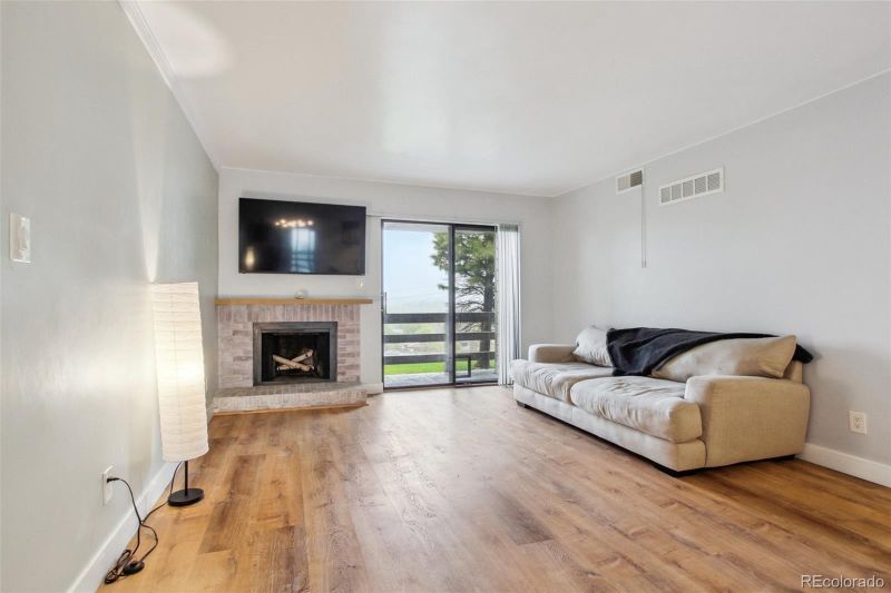 579 Wright St #204, Lakewood, CO 80228