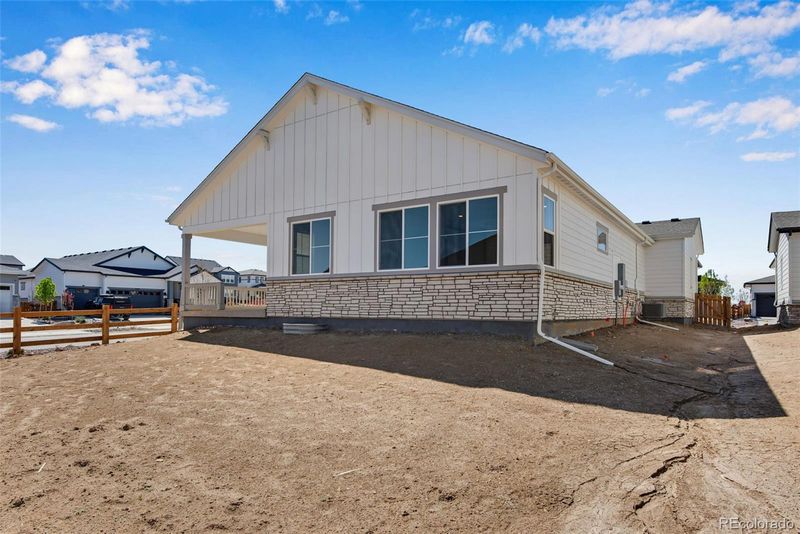 24593 E 34th Ave, Aurora, CO 80019