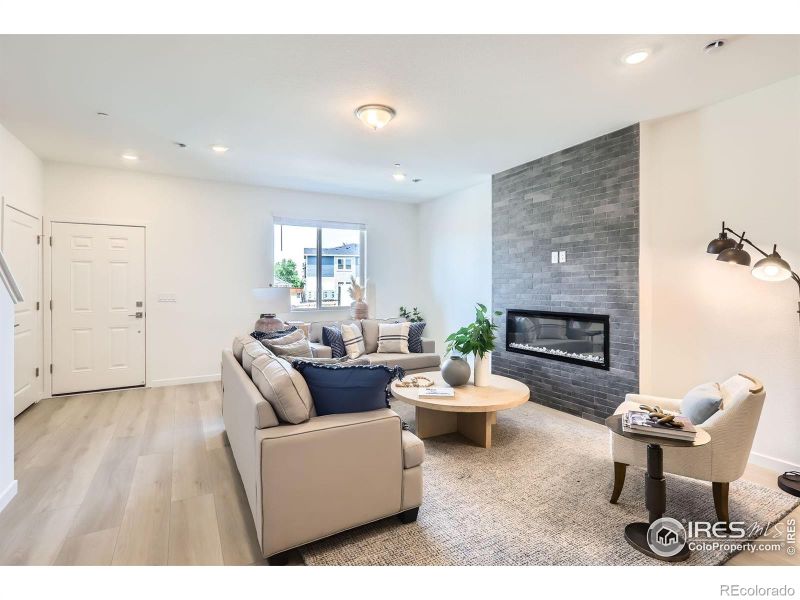 2732 Bear Springs Cir, Longmont, CO 80503