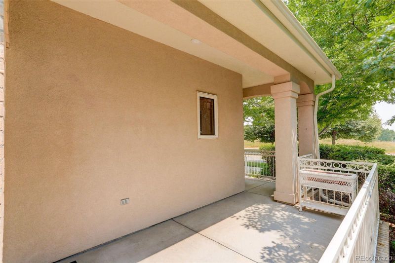 561 Roslyn St, Denver, CO 80230