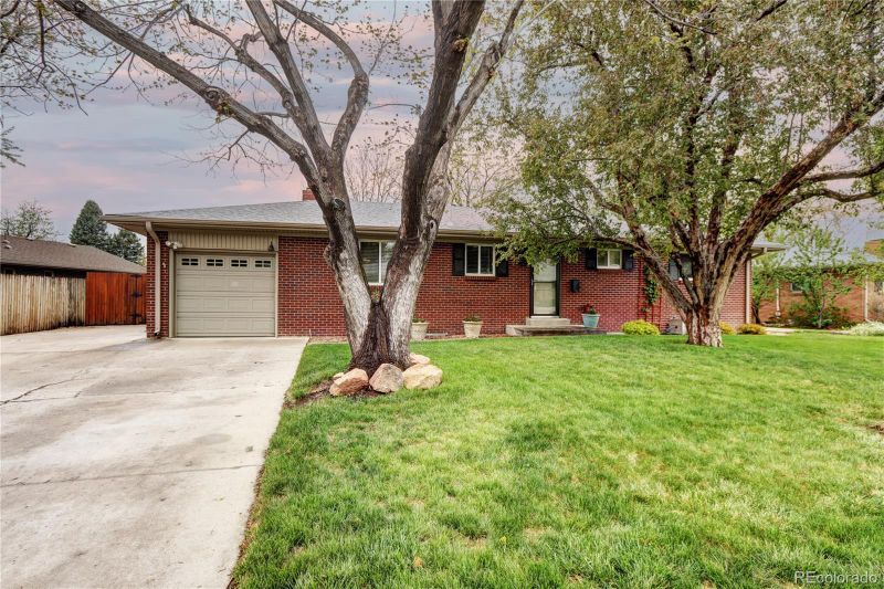 6365 S Valleyview St, Littleton, CO 80120