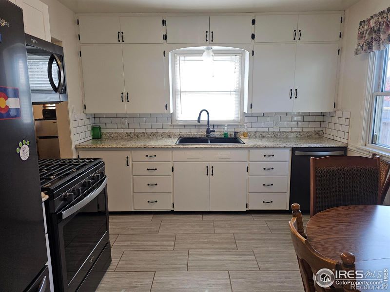 216 N 8th Ave, Sterling, CO 80751
