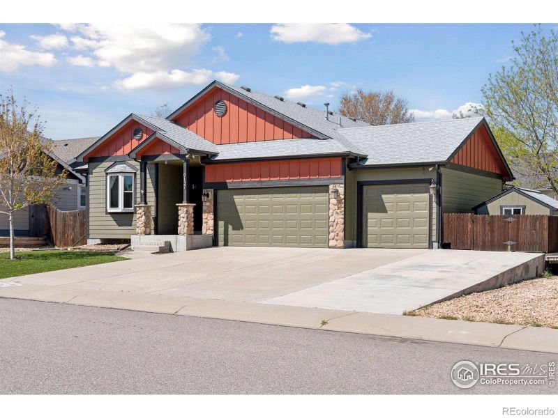 9137 Harlequin Cir, Frederick, CO 80504