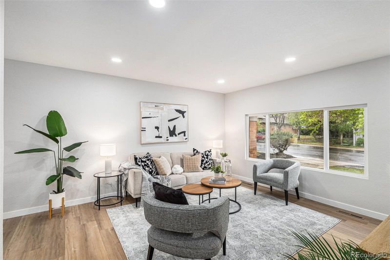 380 S Xanadu St, Aurora, CO 80012
