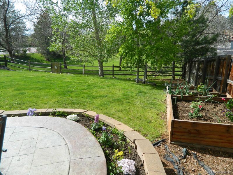 9684 W Long Dr, Littleton, CO 80123