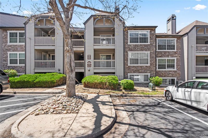 9222 E Arbor Cir #L, Englewood, CO 80111
