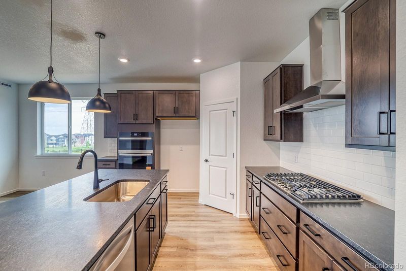 2141 S Irvington St, Aurora, CO 80018