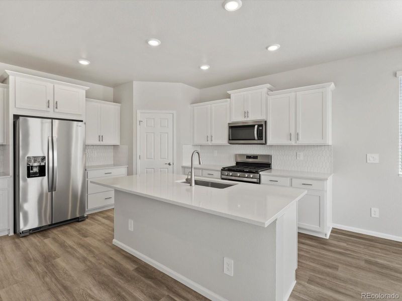 1975 S Coolidge Way, Aurora, CO 80018