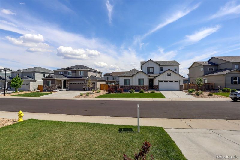 6889 E 119th Ave, Thornton, CO 80233