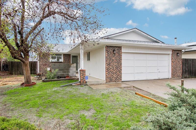 18830 E 16th Pl, Aurora, CO 80011