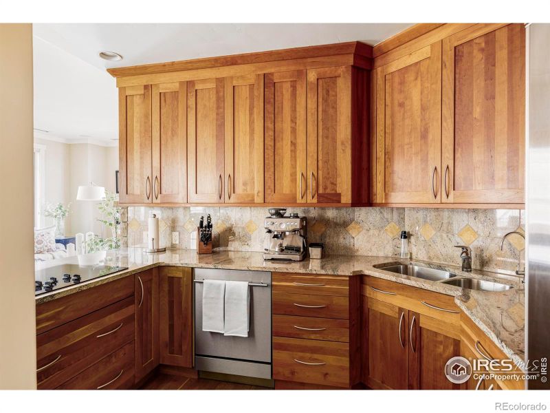 1301 Canyon Blvd #207, Boulder, CO 80302