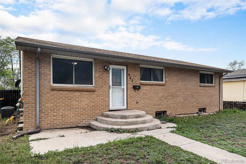 547 S 3rd Ave, Brighton, CO 80601