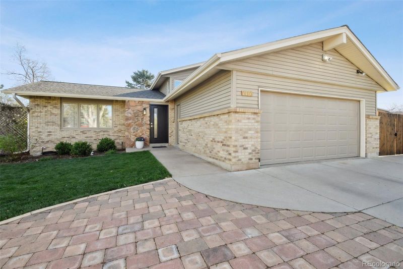 7410 S Dahlia Ct, Centennial, CO 80122