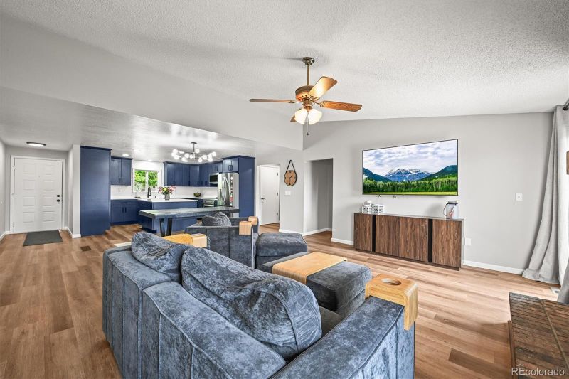 3881 S Bahama St, Aurora, CO 80013