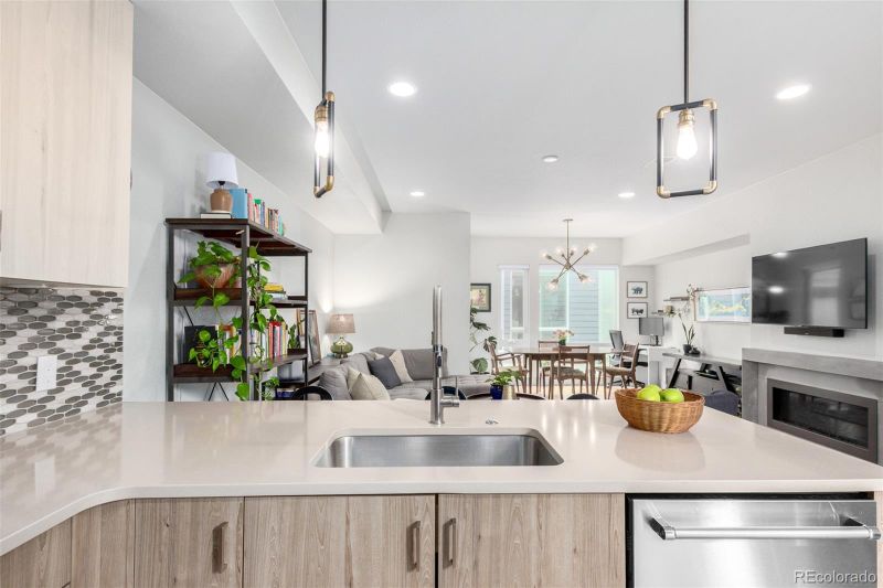 1941 Hooker St, Denver, CO 80204