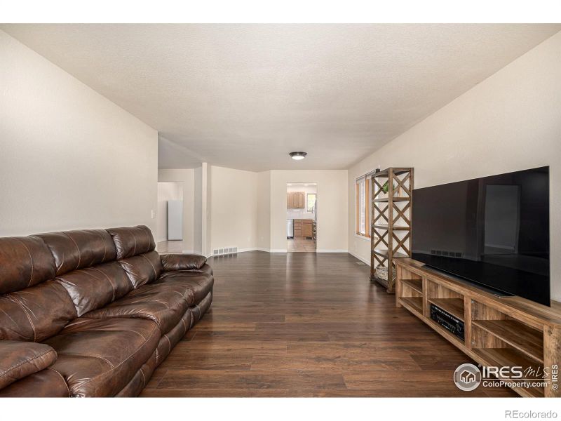 2072 Skylark Ct, Longmont, CO 80503