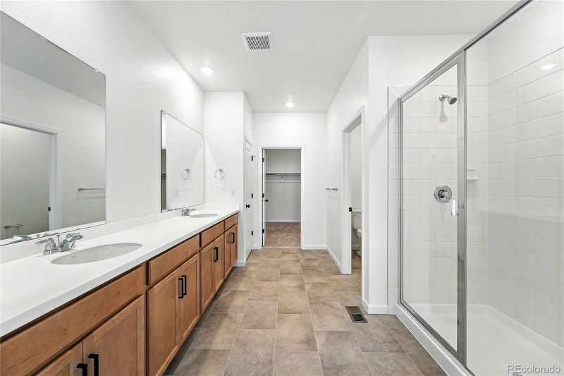 3381 N Denali St, Aurora, CO 80019