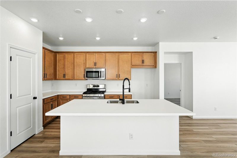 3381 N Denali St, Aurora, CO 80019