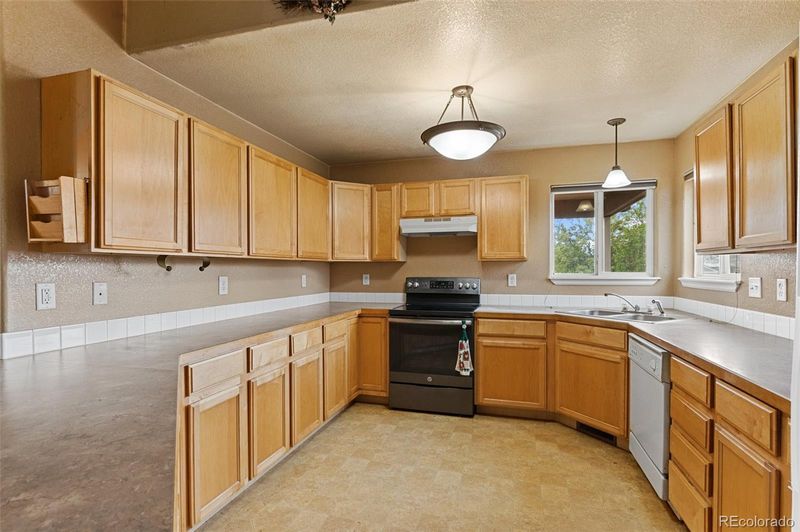 85 Arapaho St, Severance, CO 80550