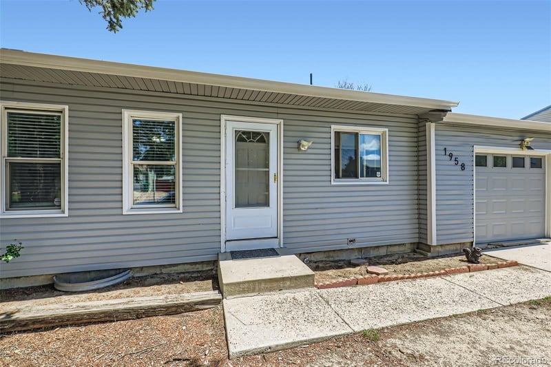 1958 Cathay Ct, Aurora, CO 80011