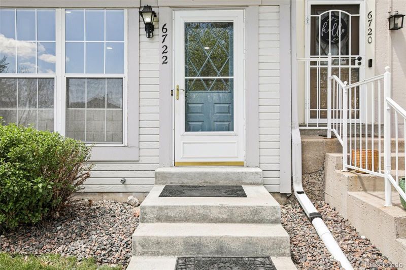 6722 S Independence St, Littleton, CO 80128