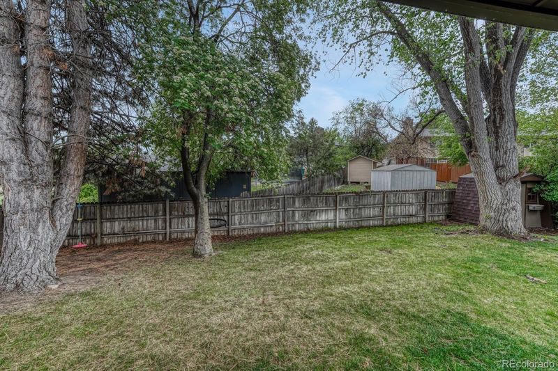17390 E Greenwood Cir, Aurora, CO 80013