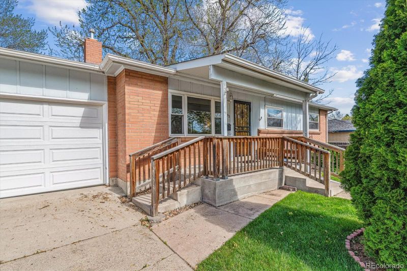 6882 Moore St, Arvada, CO 80004
