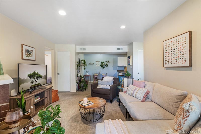 5300 E Cherry Creek South Dr #124, Denver, CO 80246