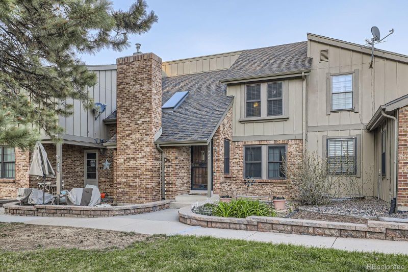 7920 E Phillips Cir, Centennial, CO 80112