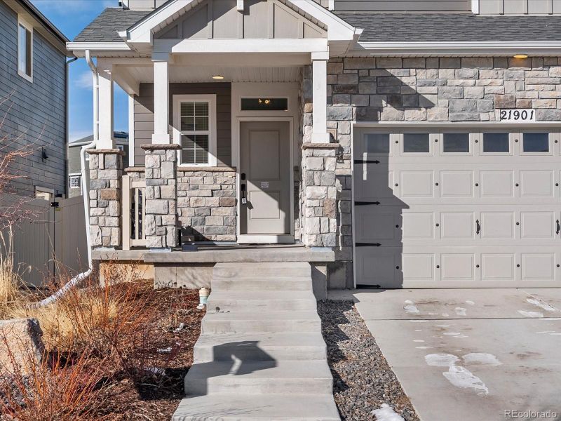 21901 E 42nd Pl, Aurora, CO 80019