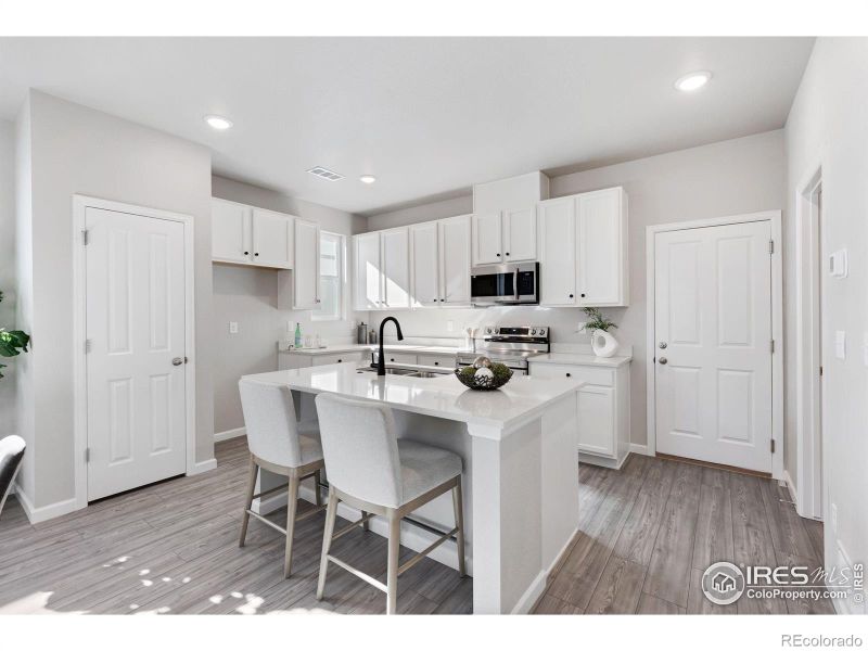 1440 Coral Pl, Longmont, CO 80504