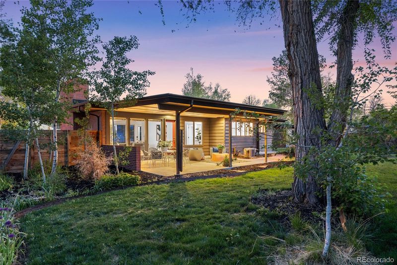 8955 E 19th Ave, Aurora, CO 80010