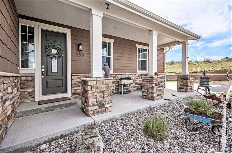 555 Heritage Trl, Elizabeth, CO 80107