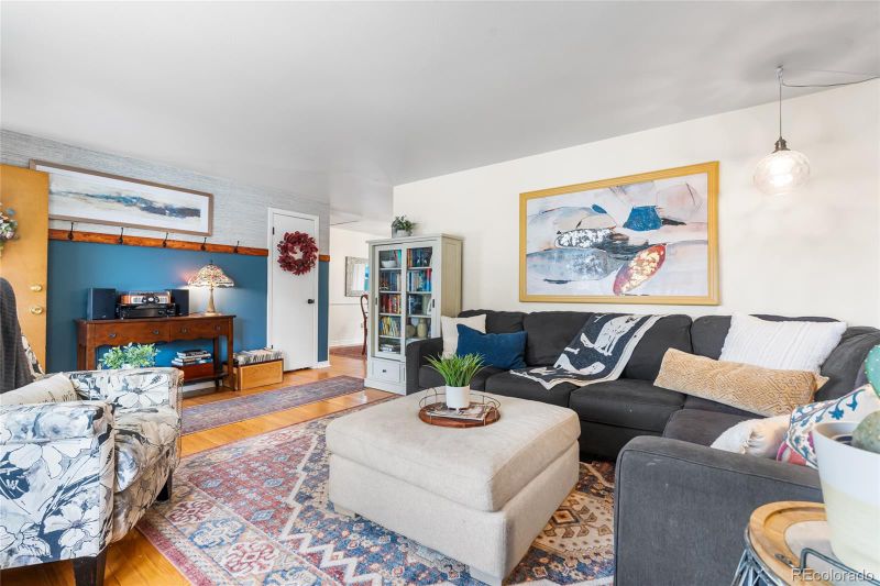7034 S Cherry St, Centennial, CO 80122