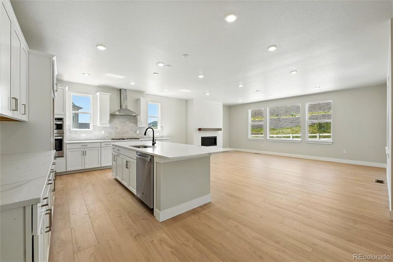 1672 Fox Trotter Point, Castle Rock, CO 80104