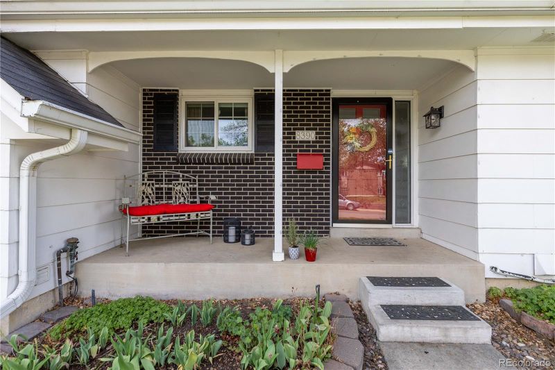 8390 E Davies Pl, Centennial, CO 80112