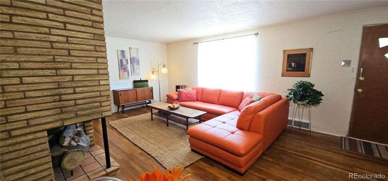 309 Kenwood Dr, Pueblo, CO 81004