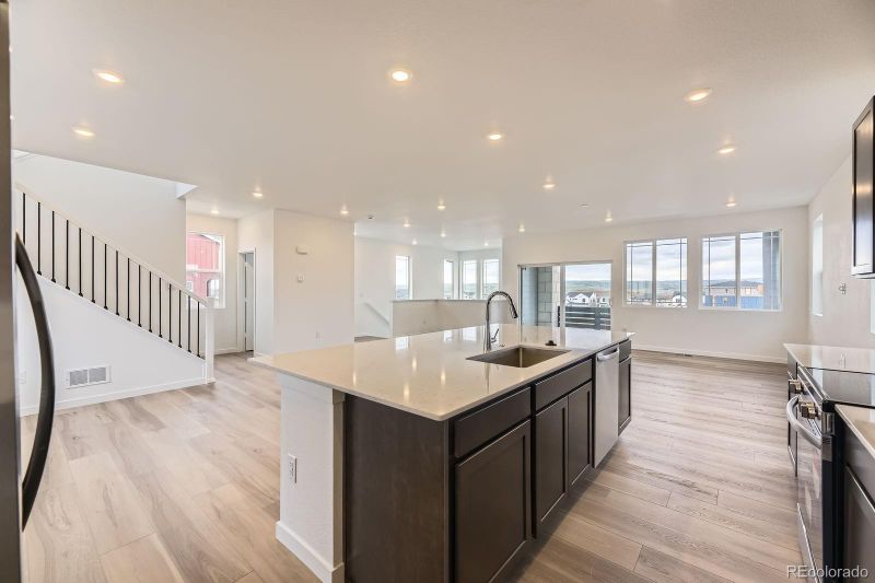 8846 Waterleaf Ln, Littleton, CO 80125