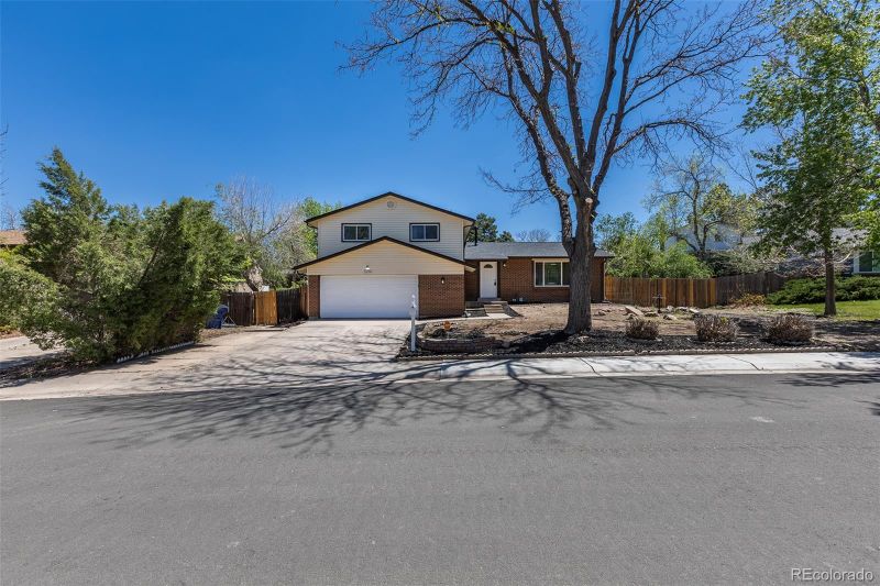 3256 S Nucla St, Aurora, CO 80013