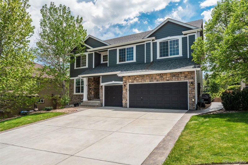 19105 Eagle Ridge Dr, Golden, CO 80401