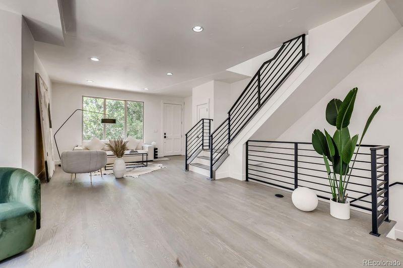 536 Cook St, Denver, CO 80206