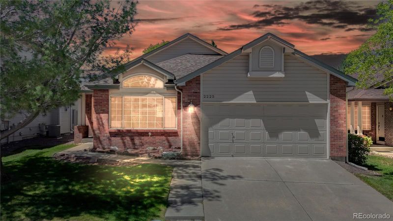 2225 S Lima Ct, Aurora, CO 80014