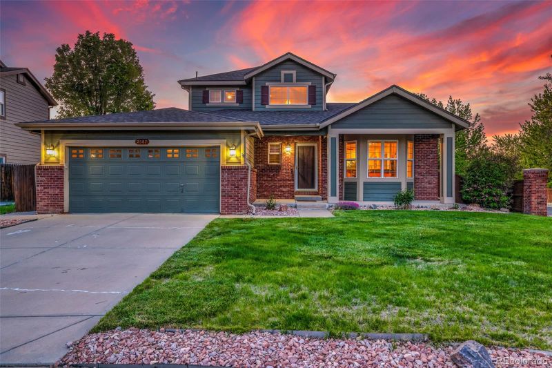 2587 S Flanders Ct, Aurora, CO 80013