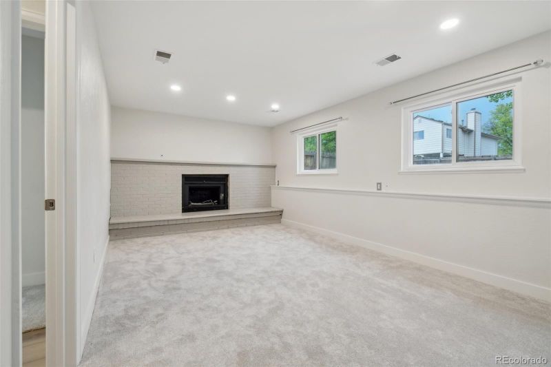 6337 W 68th Pl, Arvada, CO 80003