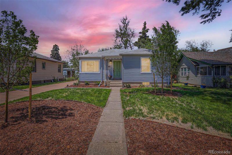 3975 S Logan St, Englewood, CO 80113