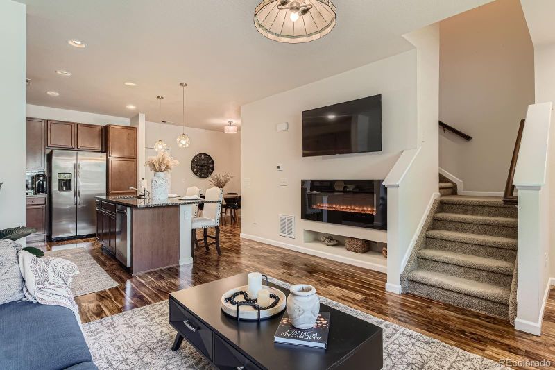 504 E Dry Creek Pl, Littleton, CO 80122