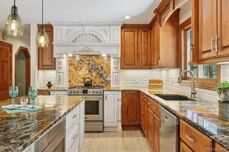 6723 Perry Park Blvd, Larkspur, CO 80118