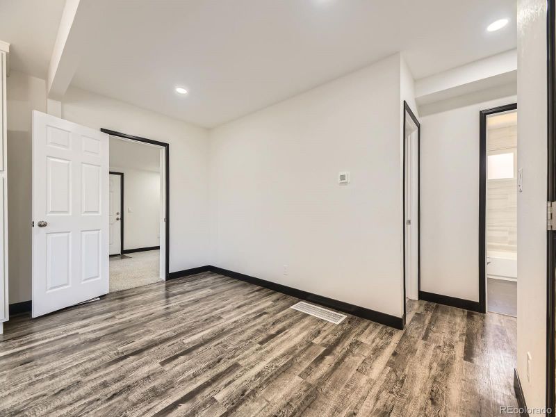 655 S Osceola St, Denver, CO 80219