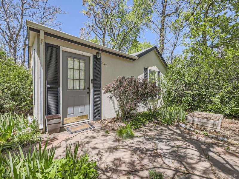 6047 S Hill St, Littleton, CO 80120