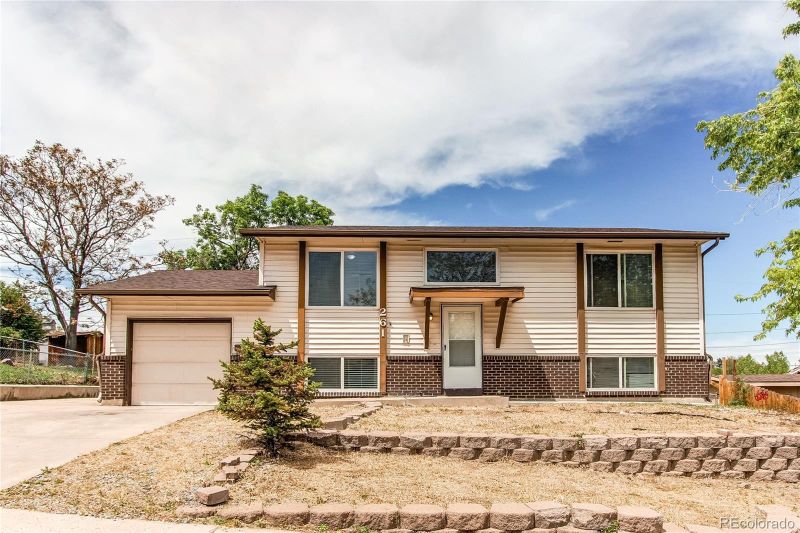261 Linda Ln, Denver, CO 80221